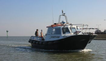 -> photo_of Schuurman Charters Ameland